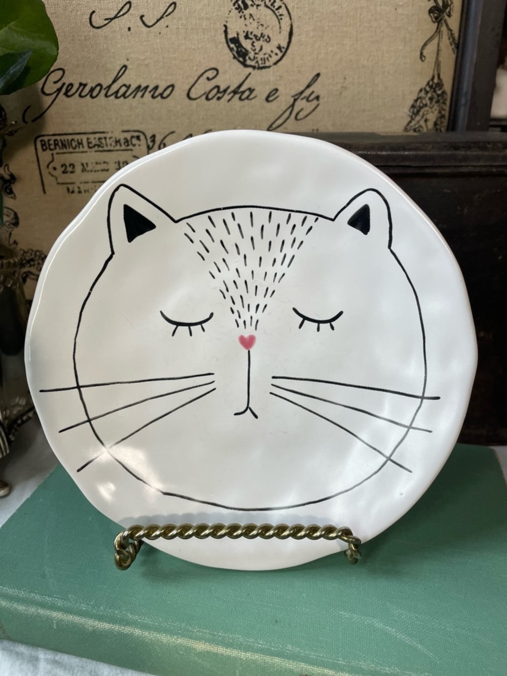 Tabletops Gallery white ceramic cat appetizer desert plate